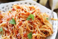 Butter-Roasted Tomato Sauce with Linguine (5 Ingredients)