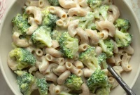 High-Protein Sharp White Mac and Cheese with Broccoli