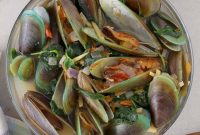 Mussel Soup (Sinabawang Tahong): Filipino Seafood Broth Recipe