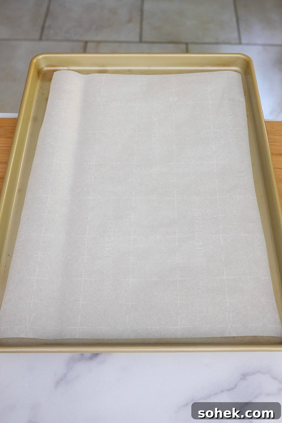 Cottage Cheese Pizza Crust Recipe: Thin, Chewy Low-Carb Base 4 A baking sheet lined with parchment paper.