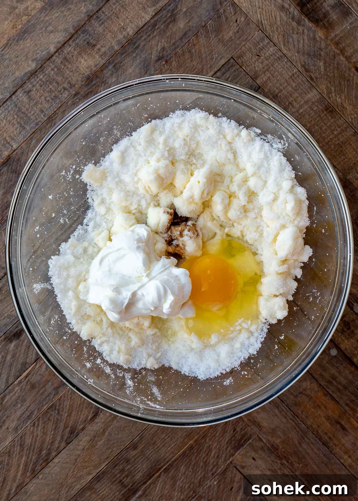 egg and sour cream with the creamed sugar