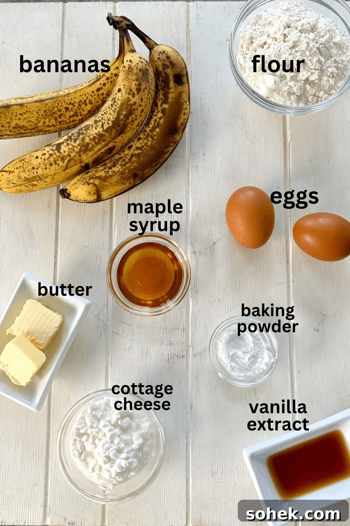 Fluffy Banana and Cottage Cheese Pancakes for Protein-Packed Breakfast 4 Bananas, eggs, maple syrup, butter, vanilla, cottage cheese, flour, baking powder.