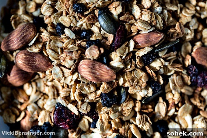 Crunchy Homemade Granola Recipe for Breakfast & Snacks 4 Homemade Granola with Dried Fruit & Nuts