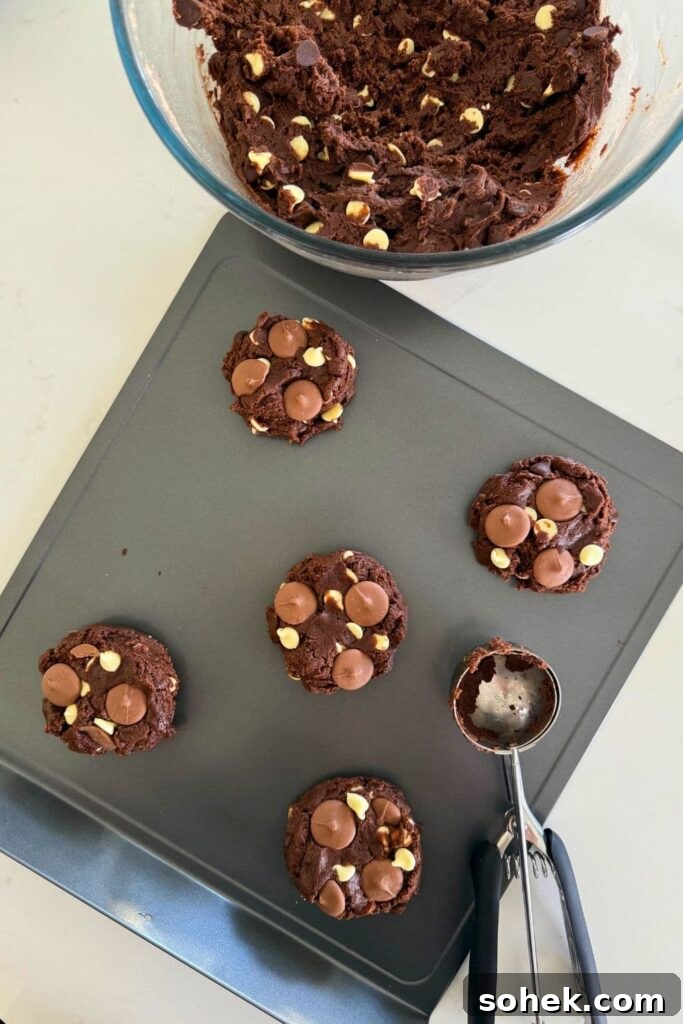 Triple Chocolate Sourdough Cookies Recipe with Crispy Edges 4 img 38529 3