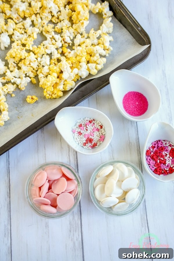 Candy-Drizzled Popcorn Recipe: Sweet, Crunchy Movie Snack 3 It's super easy to make candy drizzled popcorn - check out how! #homemadewithlove