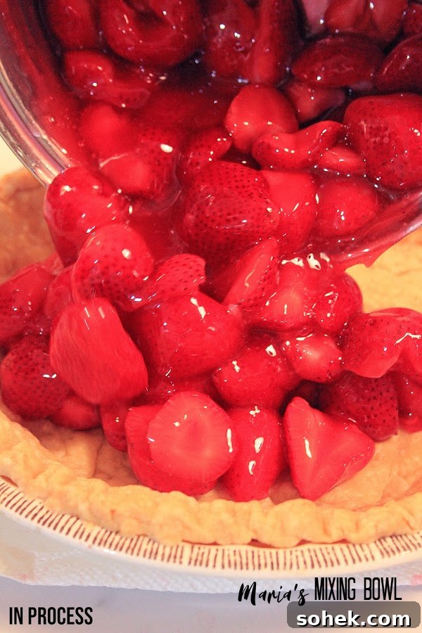 Fresh Strawberry Pie Recipe: Simple No-Bake Summer Dessert 4 Strawberry pie filling