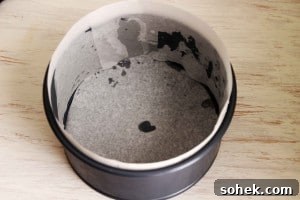 Preparing Cake Pans: Lining, Greasing, and Tips for Perfect Cakes 6 Cake-tins-4