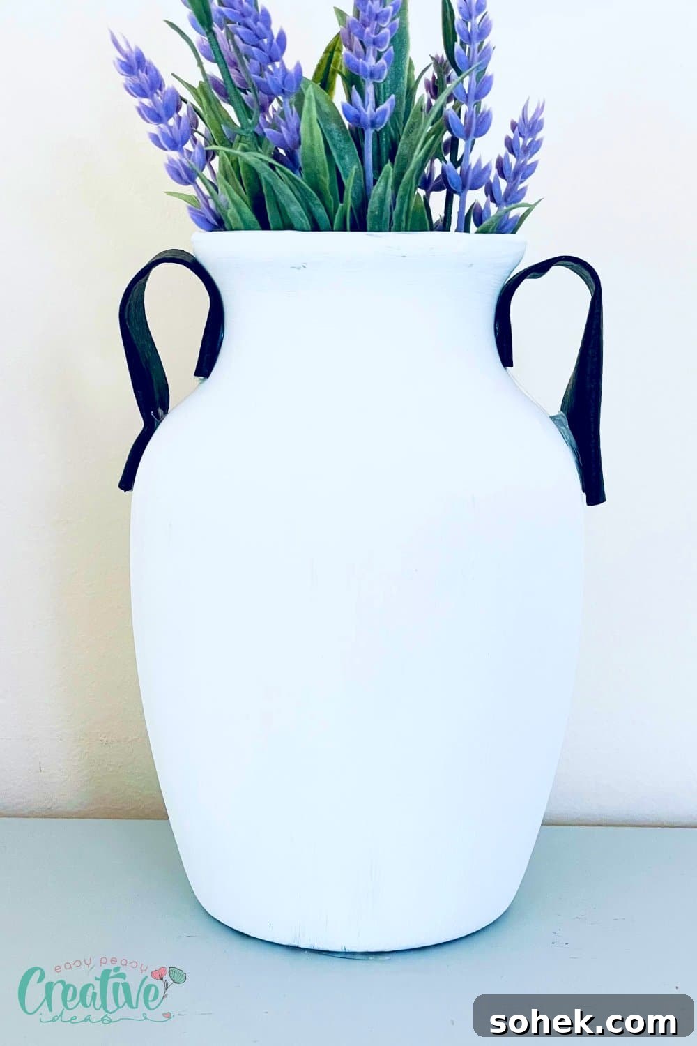DIY Vase Inspired by Pottery Barn: Stylish, Budget-Friendly Project 3 Front image of a DIY vase illustrating how to make a vase inspired by the Pottery Barn dupe vase