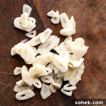 Garlic sliced thin.