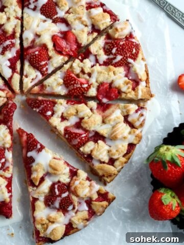 Strawberry crumble bars