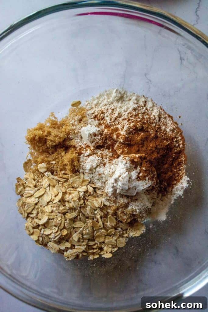 Mini Dutch Apple Pie Bites: Cinnamon Apple Pastry Bites Recipe 9 Crumble topping