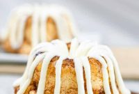 Cinnamon Sugar Mini Bundt Pull-Apart Bread