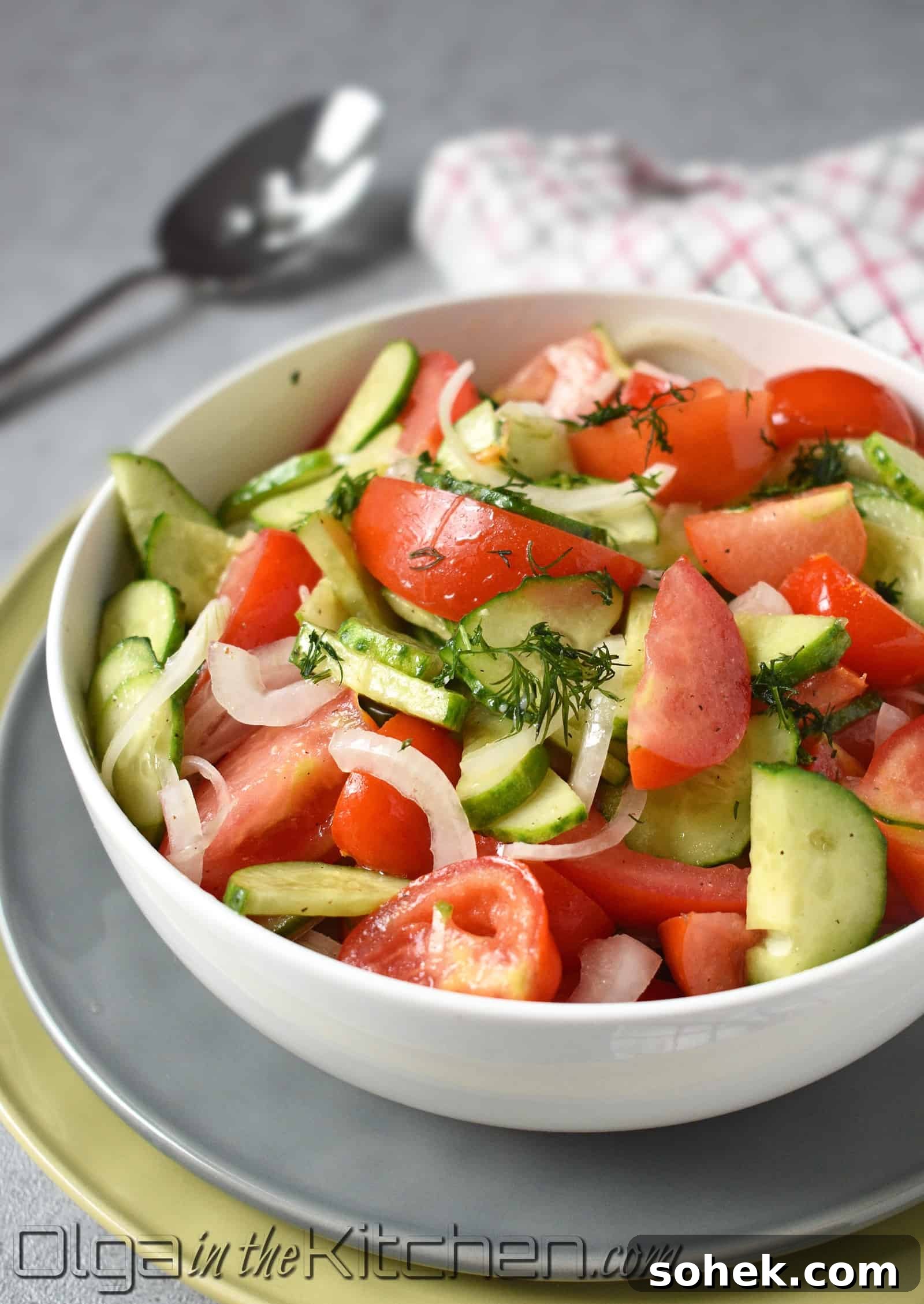 Tomato and Cucumber Salad: the easiest and the simplest 3-veggie plus a dressing salad that will wow the crowd.